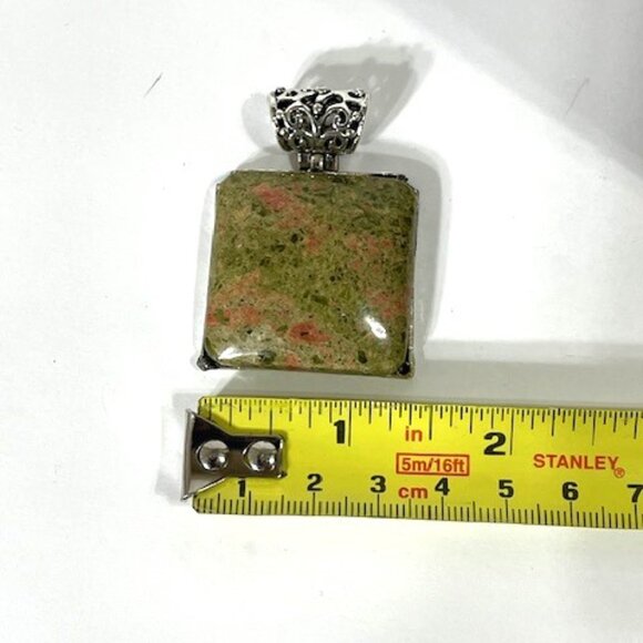 Large unikite and silvertone pendant. - Picture 8 of 8